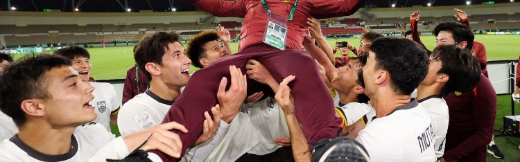 下载-粤媒：过去国足输太多以至战越南都要些许仰望，需要开始习惯能赢