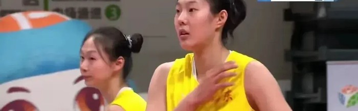 别再骂郭湘玲！山东女排惨败江苏，锅不该小将背，教练才是真问题|江苏女排|球队|球迷|主力|孙杰_新浪体育_新浪新闻