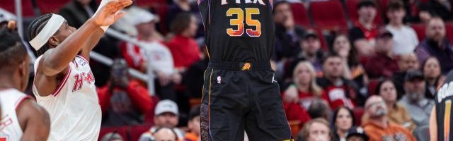 百家乐入门-暴风眼中拿球说话 KD太阳生涯首砍三双带队止颓